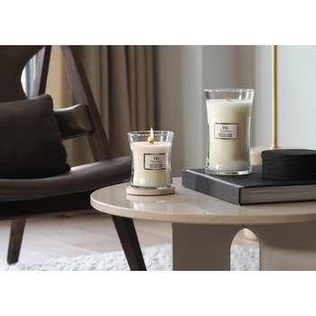 White Tea & Jasmine Váza (biely čaj a jazmín) - Vonná sviečka